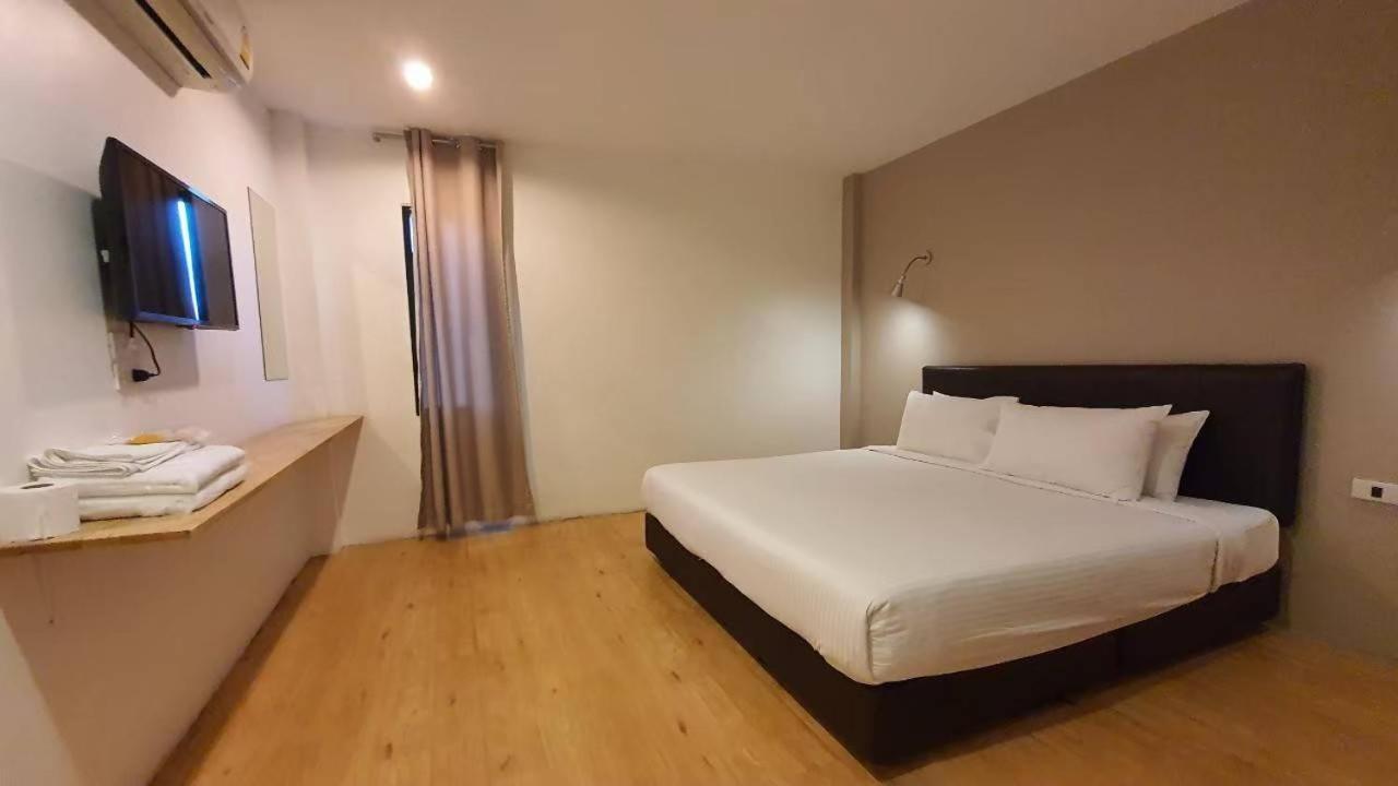 Srianunt Boutique Hotel Buriram Oda fotoğraf